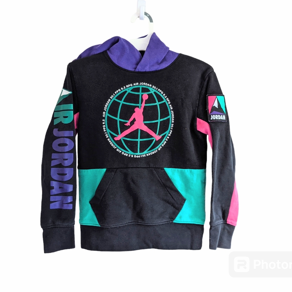 Air Jordan unisex pull over hoodie size 8-10